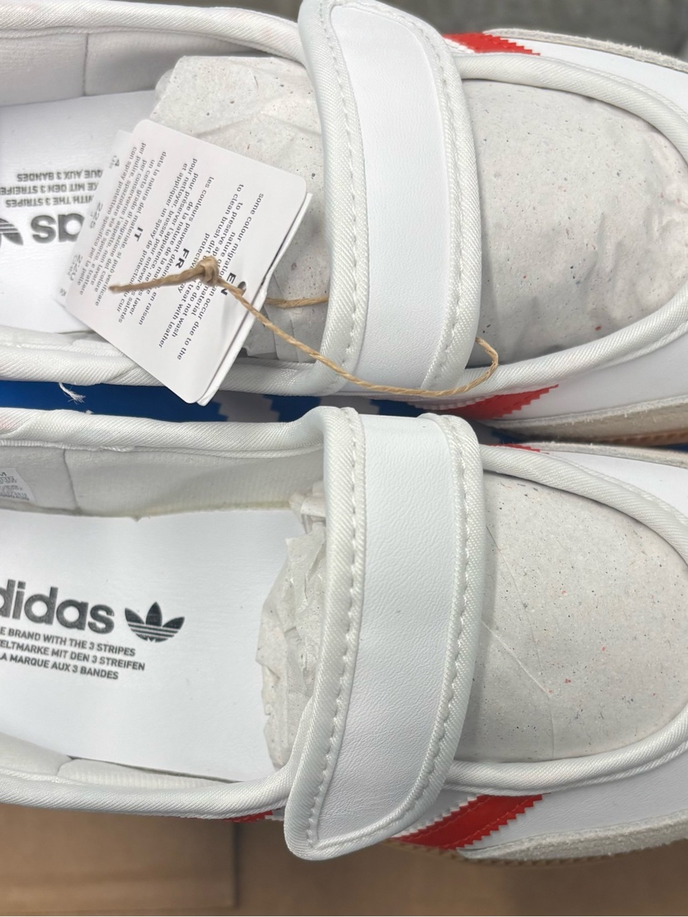 NIB Adidas Samba Mary Jane Sneaker in White and Red Sz 4y=5.5 Women - Picture 5 of 5